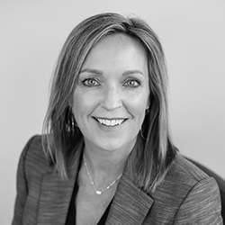 Lara Dethlefs, Business Manager